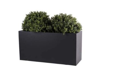 zwarte rechthoekige plantenbak